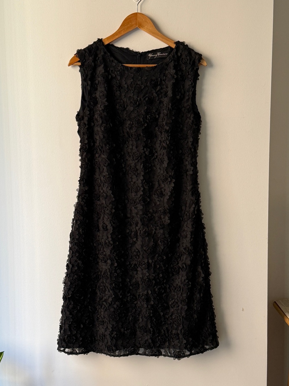 Black Floral Appliqué Sleeveless Chic Midi Dress
